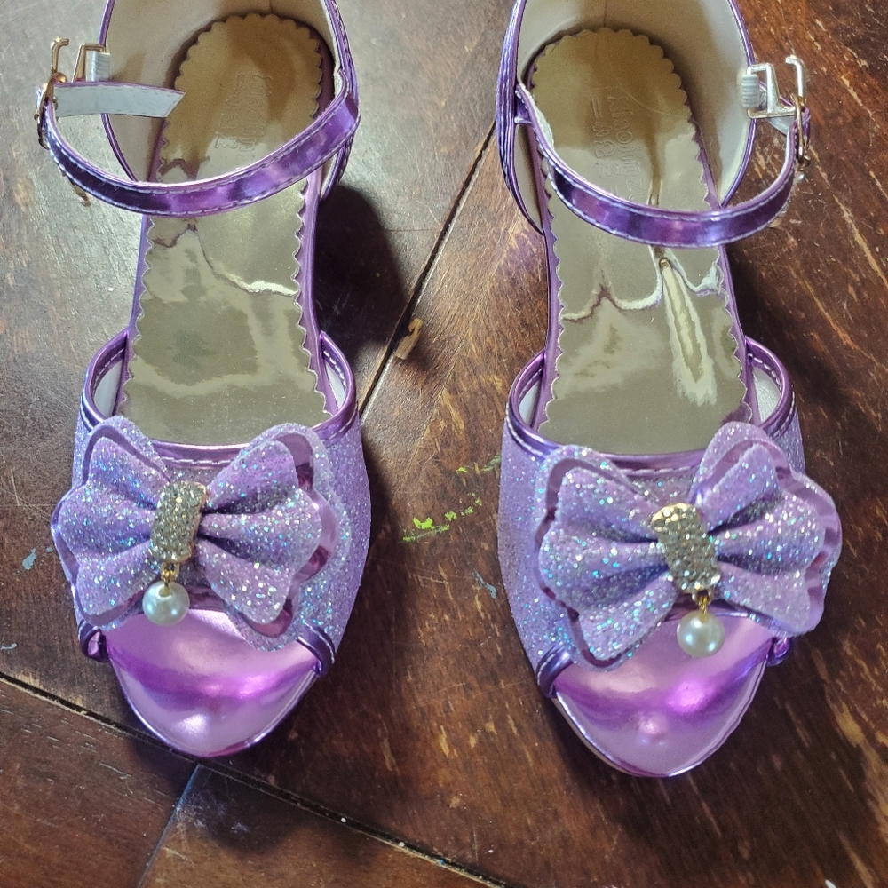 Girls size 3.5 dress shoe